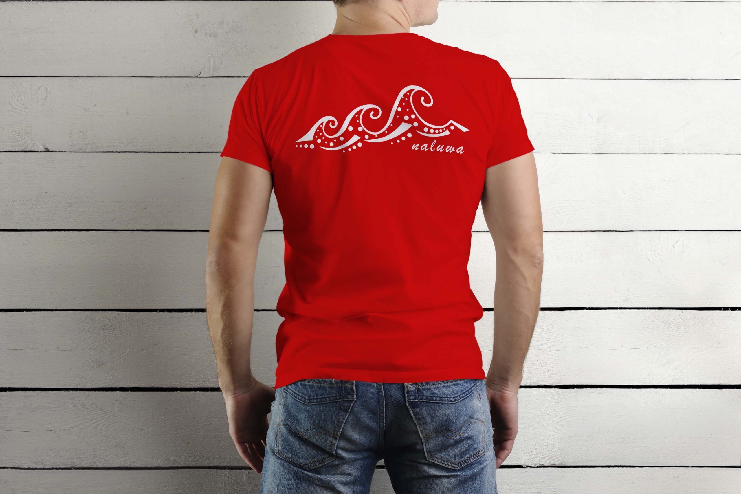 13 camiseta roja ola blanca espalada